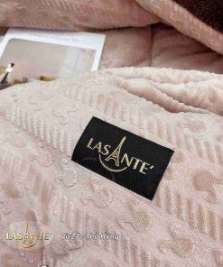 Chăn lông cừu VIC24 của Lasante sang trọng, ấm áp. 6 Chăn lông cừu Pandora của Lasante Việt Nam