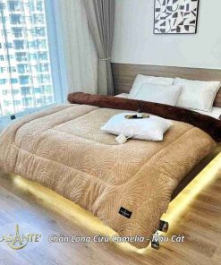 Chăn lông cừu Camelia phong cách đẳng cấp cho mùa Đông 3 Chăn lông cừu Camelia Nâu Cát 2