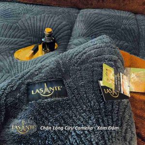 Chăn lông cừu Camelia Xám đậm 1