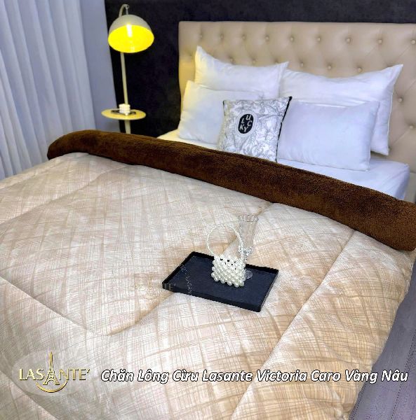 Chăn lông cừu Lasante Victoria Caro Vàng Nâu z6975942660843 d8fc7380d1470325b4ba1eb80ea93d04