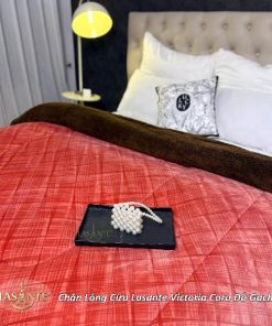 Chăn lông cừu Lasante Victoria Caro Đỏ Gạch (Mẫu mới 2025) - Sang trọng, ấm áp, bền đẹp theo thời gian 2 z6975945631952 6d03cd204d3e336a368e35be200e584c
