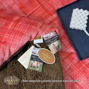 Chăn lông cừu Lasante Victoria Caro Đỏ Gạch (Mẫu mới 2025) - Sang trọng, ấm áp, bền đẹp theo thời gian 8 z6975945778411 dc043f3ed07f5c8e9c8a96286e7d3559