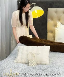 Chăn Lông Cừu Lasante King 29 - Phong cách tối giản, cảm giác thư thái 2 z7007060900990 3626bbcff41faaf0b1d30e929c8300ce