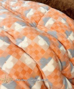 Chăn Lông Cừu Lasante King 06 - Sắc cam rực rỡ kết hợp họa tiết mới lạ, trẻ trung 3 Chăn lông cừu king