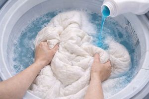 Chăn mới mua có cần giặt trước khi dùng không? Giải đáp chi tiết từ chuyên gia 2 Chăn mới mua có cần giặt trước khi dùng không